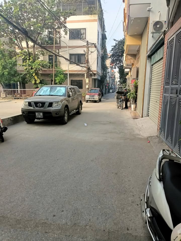 Nhà 3 tầng chính chủ tại KTT Que Hàn, Thường Tín, 53m² giá 4.95 tỷ - Tiện ích đầy đủ!