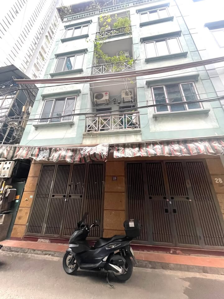 Nhà mặt phố Thái Hà Đống Đa 50m² giá 24.5 tỷ - Kinh doanh đỉnh cao!