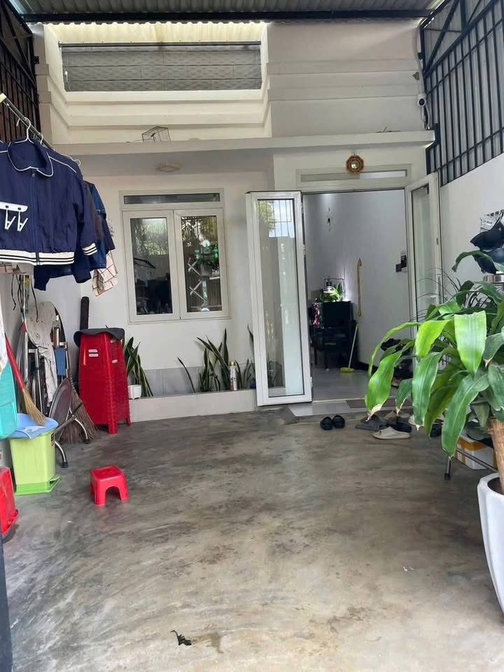 Nhà riêng hẻm 555 Nguyễn Huệ, Thống Nhất, Kon Tum 84m² - Chính chủ bán gấp!