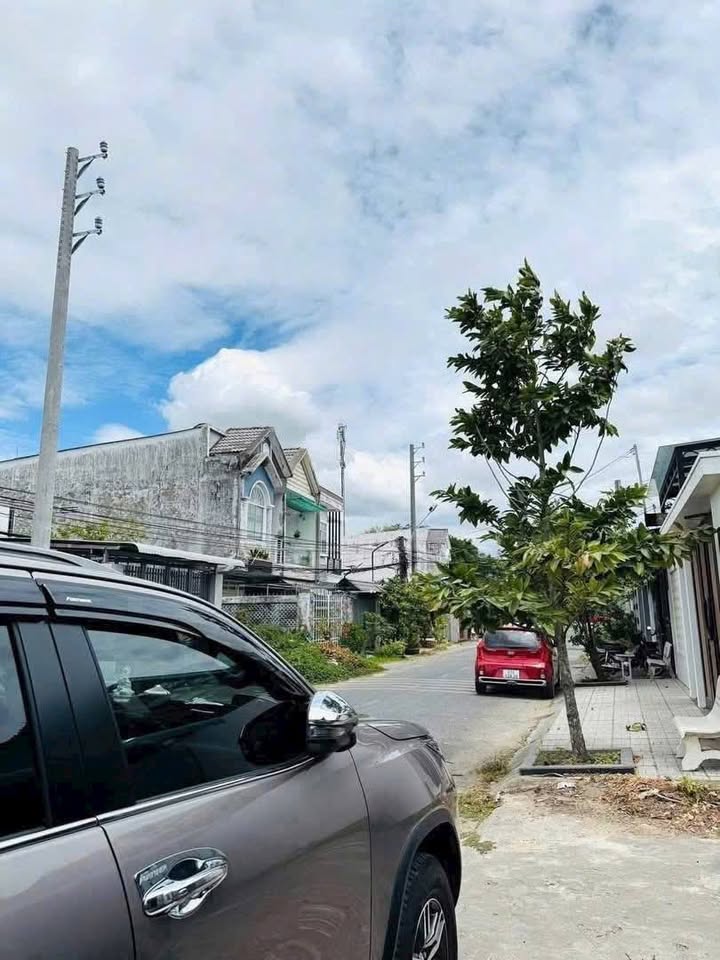 Nhà mặt tiền Đường Lưu Khánh Đức, Phú Lợi, Sóc Trăng 100m² giá 1.999 tỷ - Vị trí an ninh, không khí trong lành!