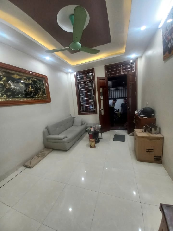 Nhà phố Bà Triệu, Hà Đông 37m² giá 7 tỷ - Ô tô đỗ cổng, gần trường học!