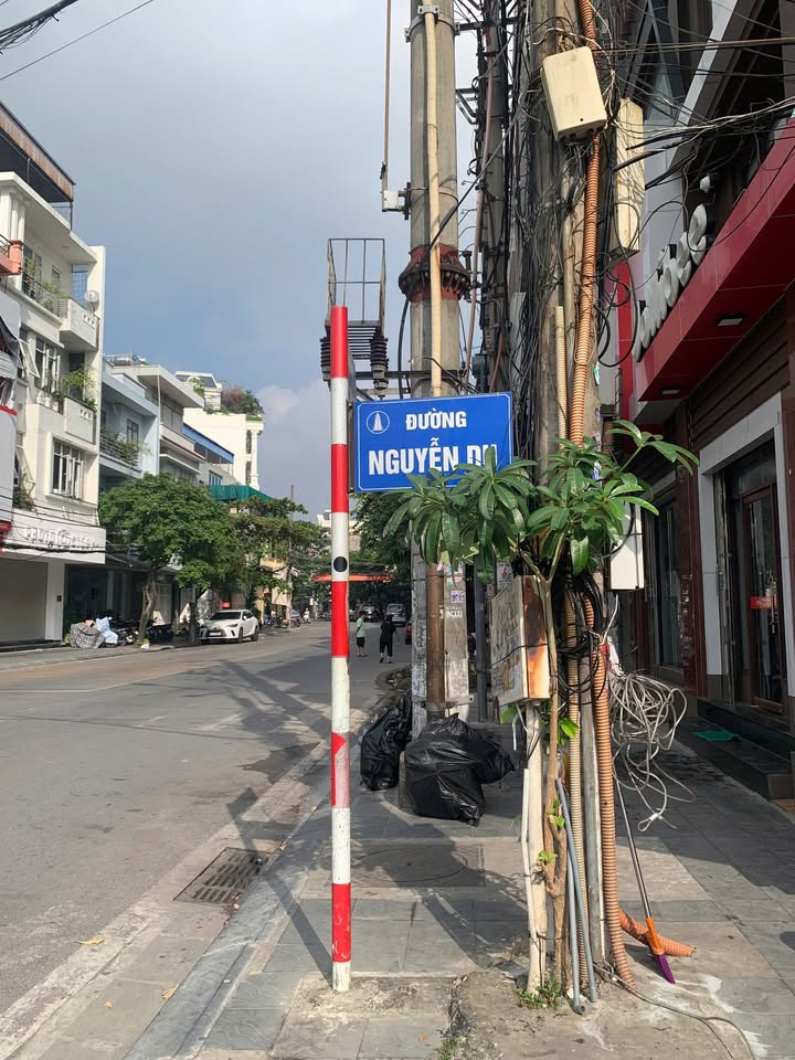 Bán nhà mặt đường Nguyễn Du, Nam Định 30m² giá 5.9 tỷ - Kinh doanh sầm uất!