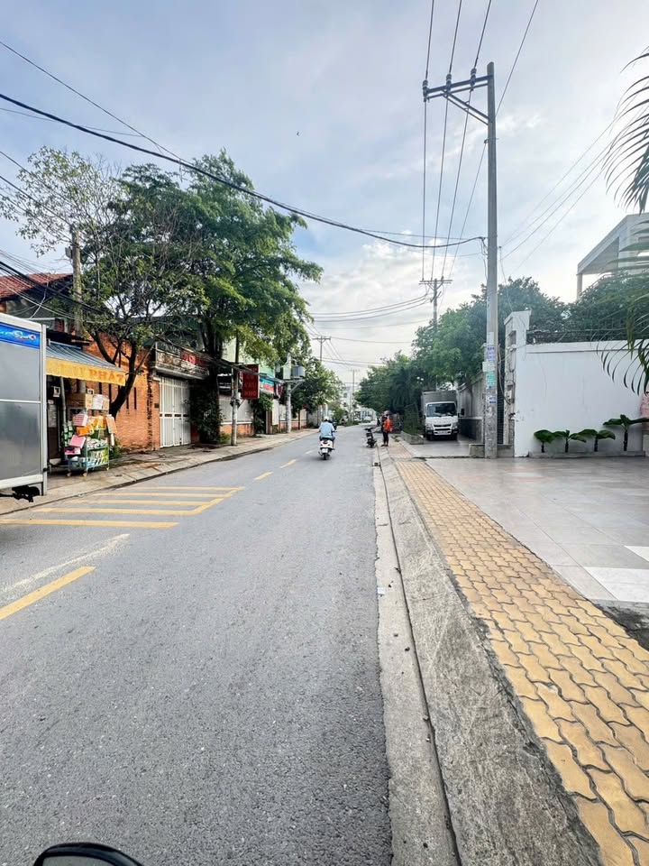 Nhà + Kho xưởng mặt tiền Tân Xuân 2, Hóc Môn 360m² giá 15.9 tỷ - Đầu tư sinh lời dễ dàng!