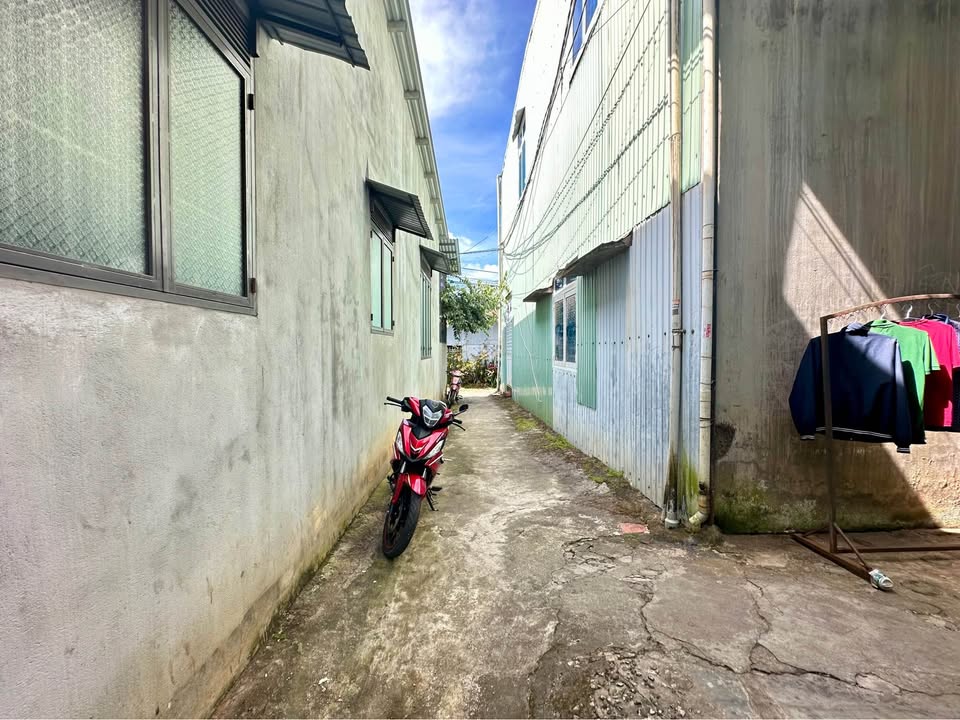 Nhà cấp 4 hẻm Nguyễn Thái Học Pleiku 71m² giá chỉ 600 triệu - Cơ hội cho người thuê nhà!