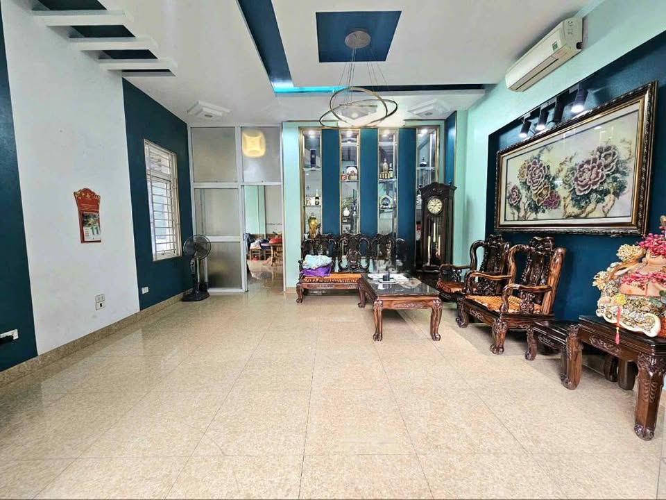 Nhà mái thái sân vườn Cẩm Tây 205m² giá 3,75 tỷ - Ô tô đỗ trong sân!