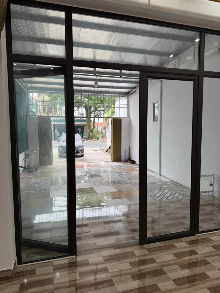 Nhà mặt đường Quốc lộ Thôn 8 Hải Đông 100m² giá 2.3 tỷ - Sẵn sàng vào ở!