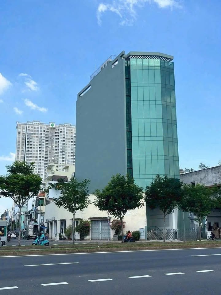 Tòa nhà FrontHouse mặt tiền Võ Văn Kiệt, quận 6, 335m² - Cơ hội đầu tư siêu hiếm!