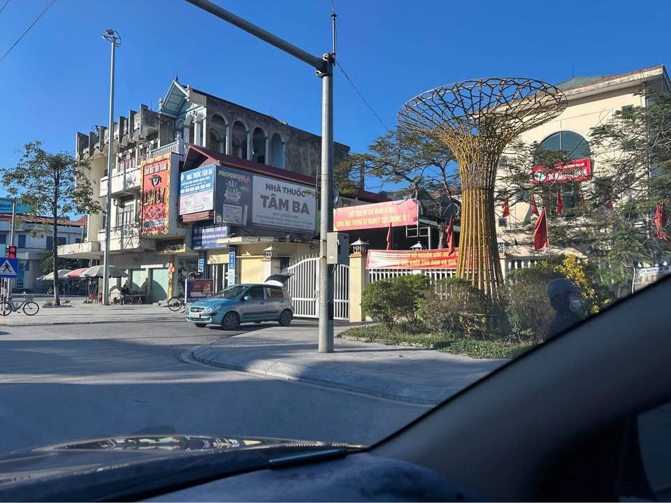 Nhà mặt tiền QL18A 52.5m² giá 6 tỷ - Kinh doanh thuận lợi tại Đông Triều!