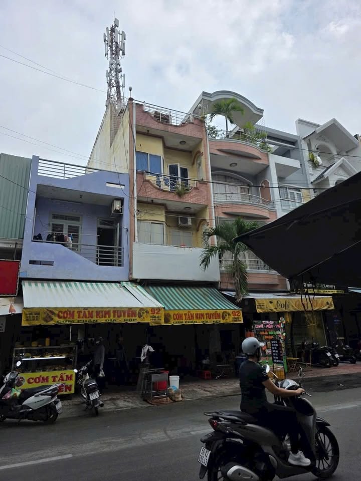 Nhà mặt tiền Cư xá Đài Ra Đa, Quận 6, 48m² chỉ 10.5 tỷ - Cơ hội hiếm có!