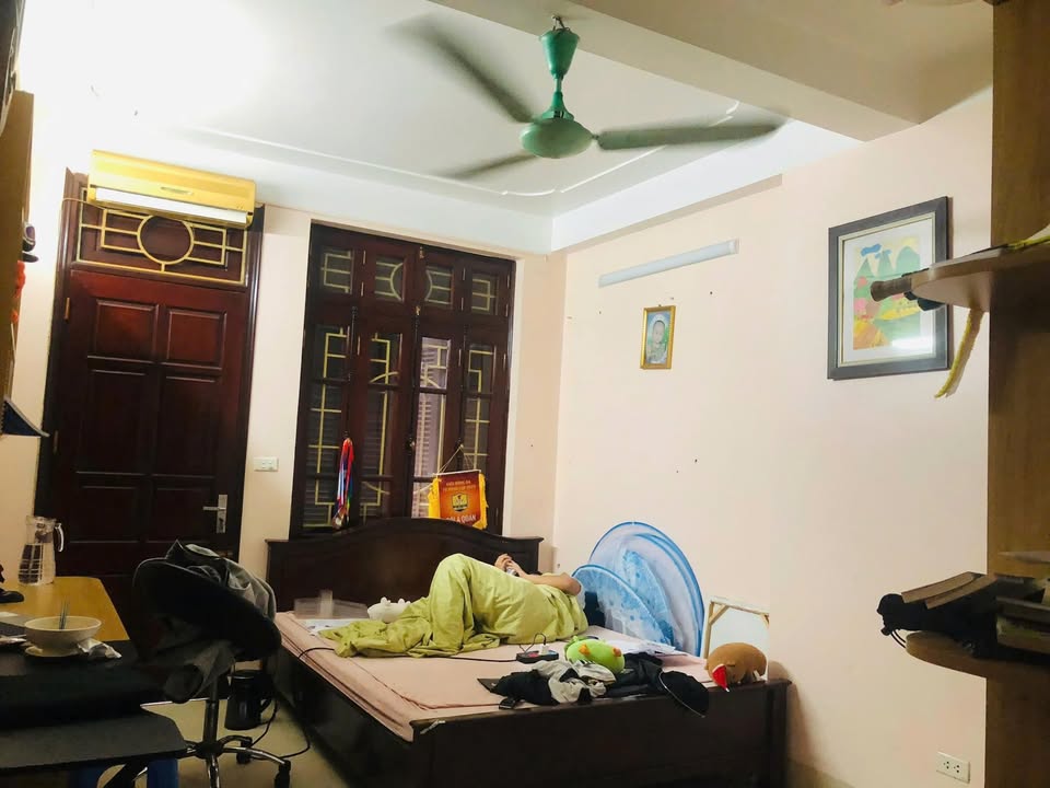 Nhà riêng cho thuê Mặt phố Hồ Giám, Đống Đa 35m² - Phù hợp kinh doanh và hộ gia đình!