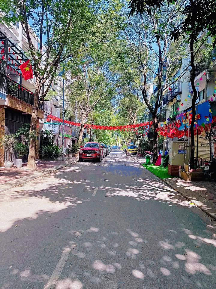 Đất đầu tư Xuân Đỉnh 118m² giá 18.88 tỷ - Sổ đỏ chính chủ, ô tô vào tận nơi!