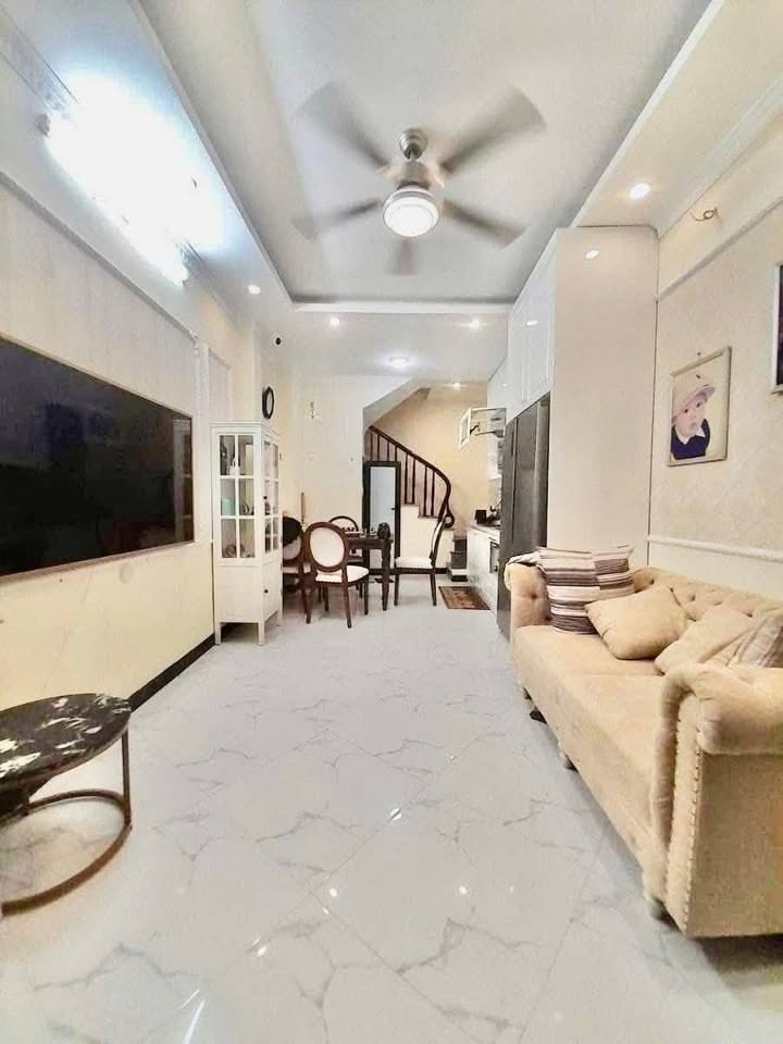 Nhà 218 phố Chợ Khâm Thiên, Đống Đa 30m² giá 6 tỷ - Sổ đỏ chính chủ!