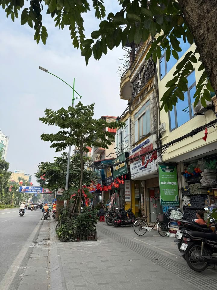 Nhà mặt phố Giảng Võ, Ba Đình 18m² giá 8 tỷ - Kinh doanh sầm uất!