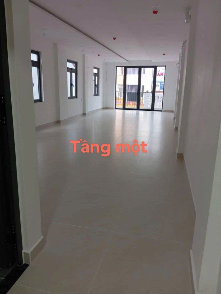 Nhà nguyên căn Bùi Thị Xuân Đà Lạt 6 phòng 8 toilet - Kinh doanh sầm uất!