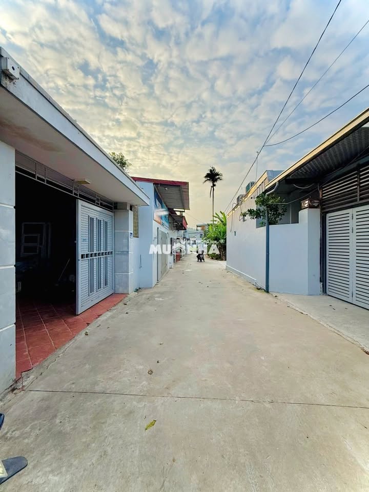 Nhà cấp 4 Kiến An 180m² giá thỏa thuận - Ô tô đỗ sân riêng