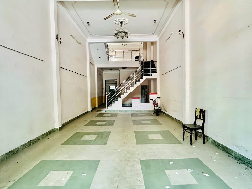 Nhà 5 tầng mặt tiền Nguyễn Đức Trung, quận Thanh Khê, 100m² giá 12 tỷ - Chính chủ bán gấp!