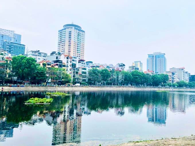 Building mặt hồ Phương Mai Đống Đa 107m² giá 60 tỷ - Đầu tư sinh lời ngay!