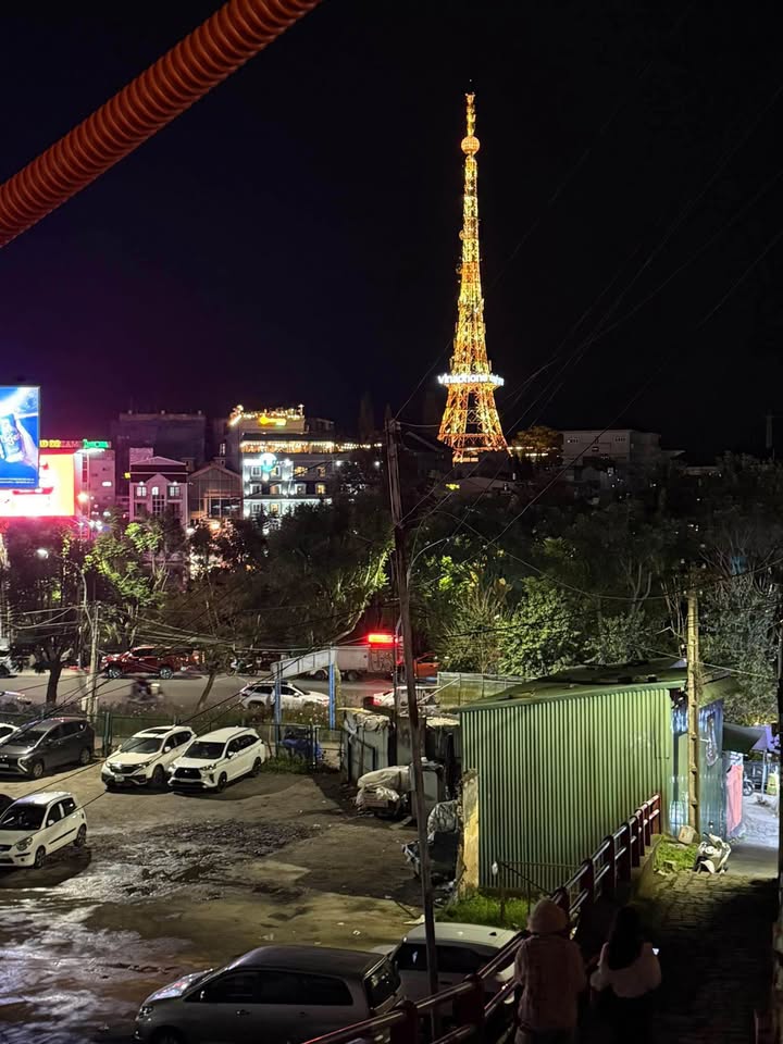 Cho thuê nguyên căn 3 tầng đường Nguyễn Thị Minh Khai, Đà Lạt - Thích hợp kinh doanh đa ngành nghề!