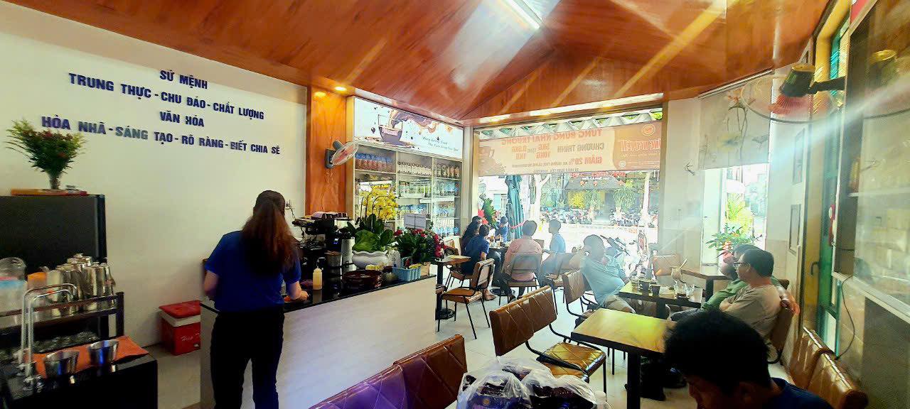 Cho thuê mặt bằng 2 mặt tiền đường Kênh Tân Hoá, Tân Phú 72m² - Khu dân cư đông đúc!