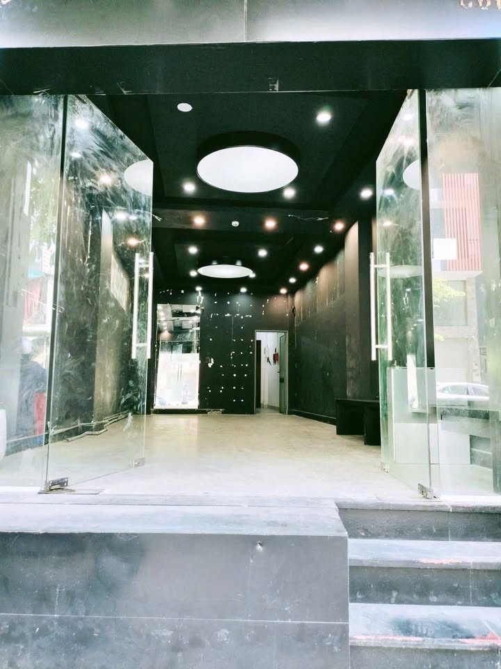 Mặt bằng kinh doanh cho thuê mặt tiền Bạch Đằng, quận Tân Bình, 40m² - Vị trí đắc địa cho thương hiệu của bạn!