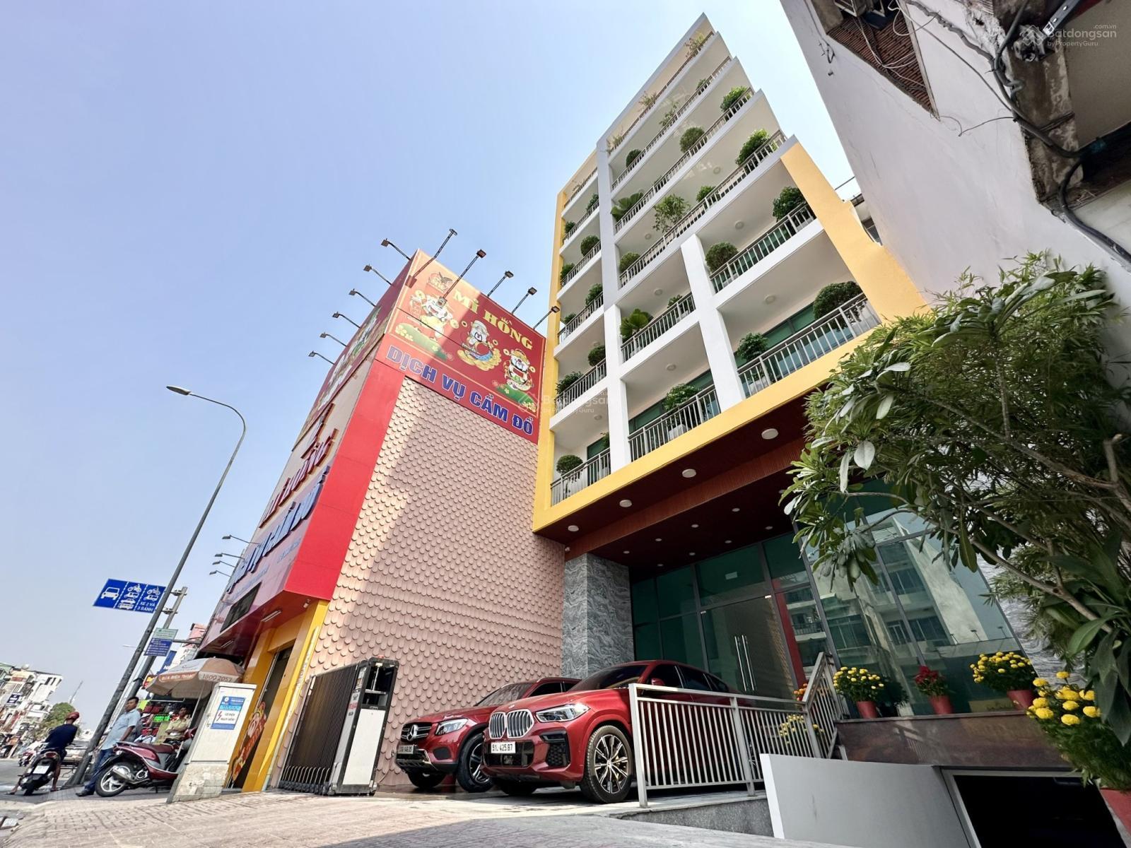 Cho thuê nguyên tòa nhà văn phòng mặt tiền - Vị trí đắc địa tại Hàng Xanh