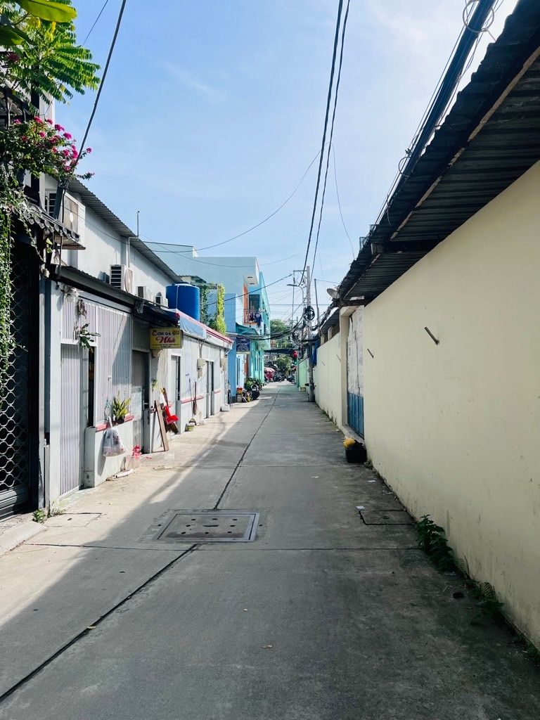 Chính chủ bán CHDV 3 tầng hẻm xe hơi 6m sát mặt tiền Huỳnh Tấn Phát, Quận 7, 105m² chỉ 14 tỷ