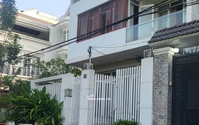 Biệt thự 3 tầng Phong Phú Bình Chánh 180m² giá 16.5 tỷ - Đầy đủ tiện ích sống