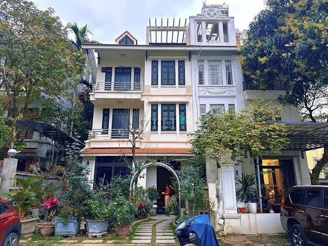 Biệt thự sân vườn Ba Đình 143m² giá 44.8 tỷ - Ô tô tránh, an ninh 24/24!