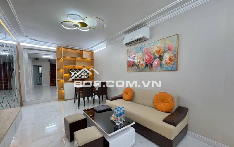 Nhà Đẹp Phương Mai, Đống Đa 110m² giá 5.5 tỷ - Vị trí đắc địa, sẵn sàng giao dịch!