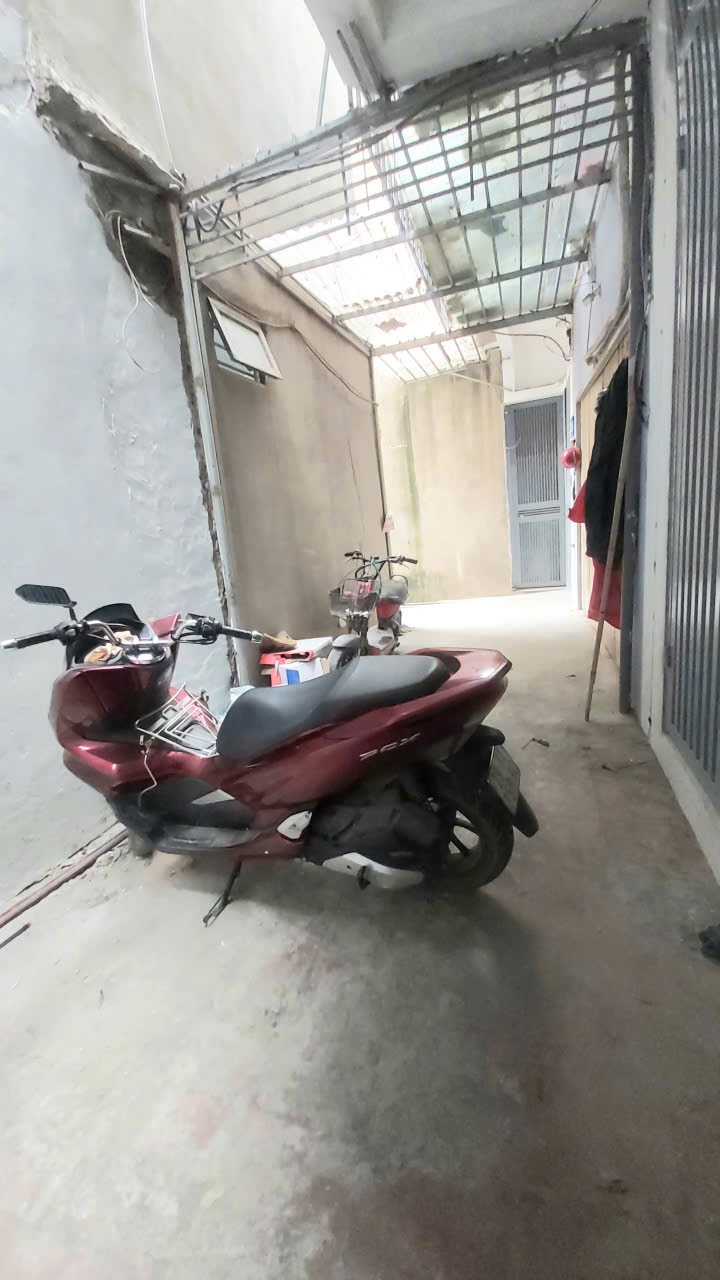 Nhà 5 phòng 36m² gần bể bơi Đa Sỹ, Kiến Hưng - Giá chỉ 6.5 tỷ