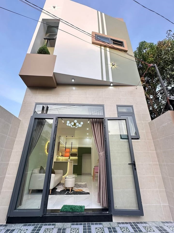 Nhà trệt lầu mới xây hẻm 49 Trần Hoàn Na - 40.5m² giá 2.38 tỷ - Thương lượng ngay!