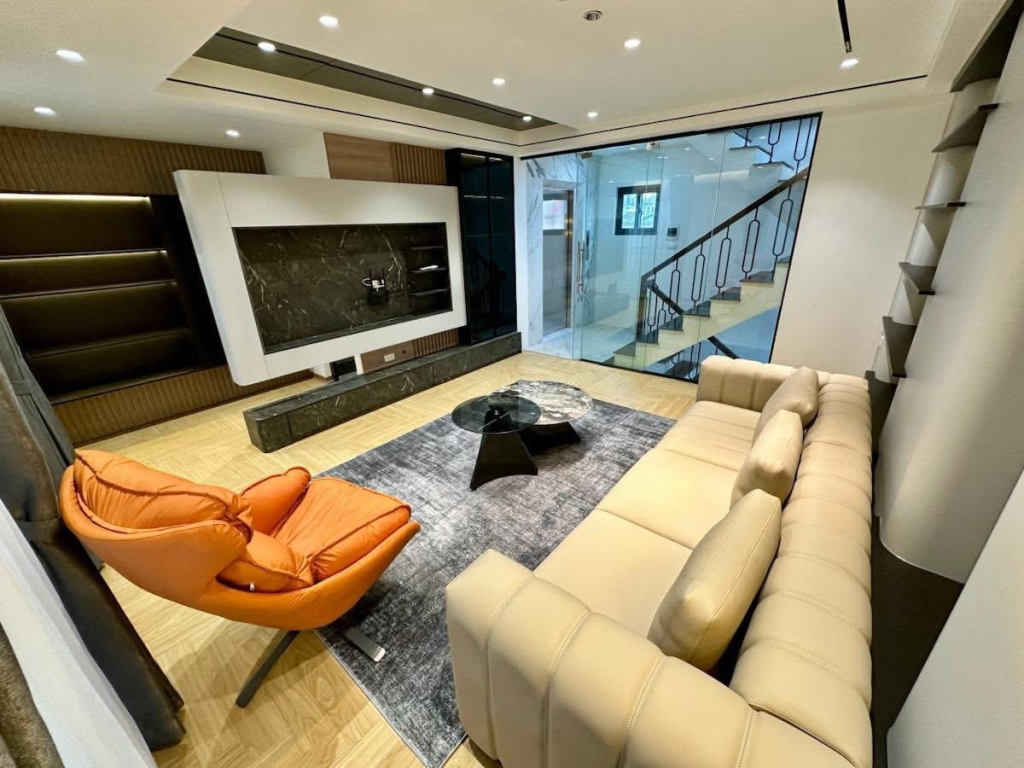 Nhà 6 tầng Tây Hồ 53m² giá 12.5 tỷ - Thiết kế sang trọng, gần Lotte Mall!