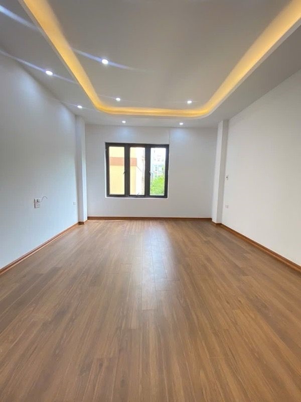 Nhà Lý Nam Đế 34m² giá 17.7 tỷ - 6 Tầng Mới, Gần Hoàng Thành Thăng Long!