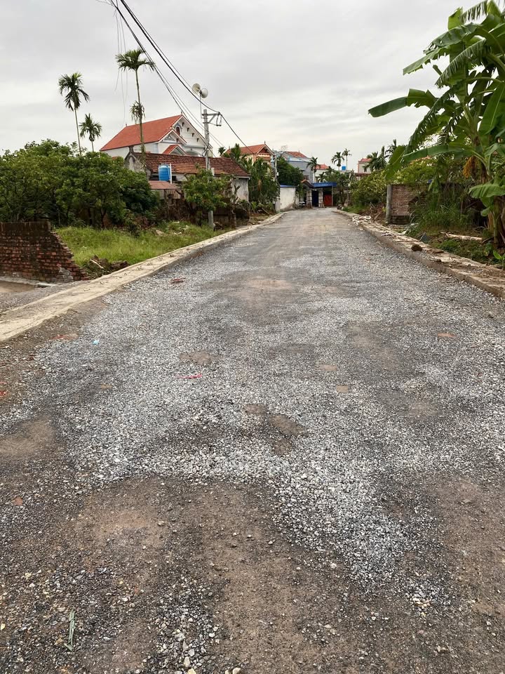 Đất nền Tân Hưng Hưng Yên 300m² giá 6 tỷ - Vị trí đắc địa, sổ hồng chính chủ!