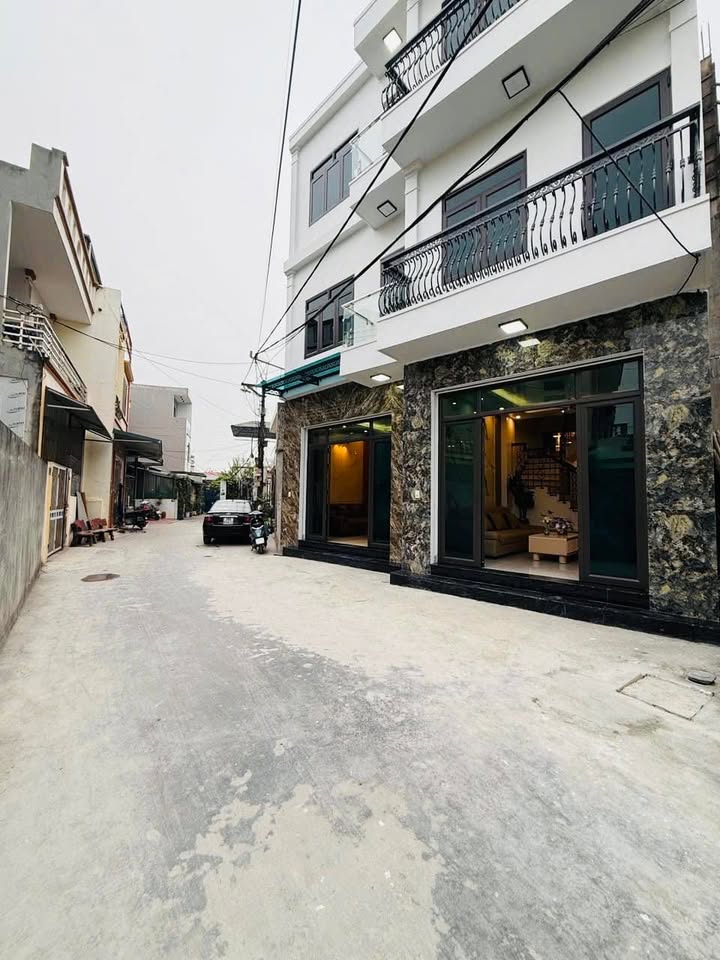 Nhà 3 tầng mới tinh tại Hải Dương, 46m² giá 3.3 tỷ - Ô tô để cửa