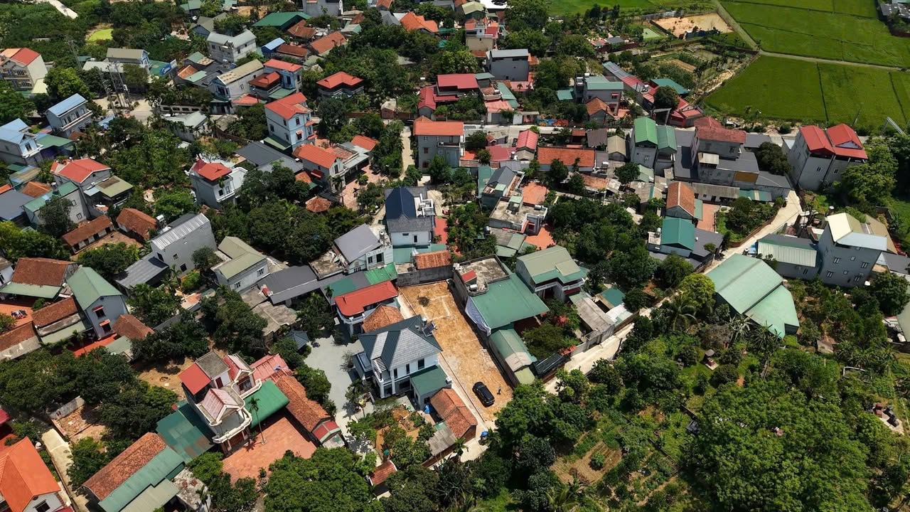 Đất Hạ Bằng Thạch Thất 100m² giá thỏa thuận - Sổ đỏ chính chủ, đường thông thoáng!