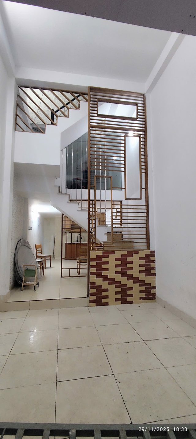 Cho thuê nhà nguyên căn 4 tầng ngõ 180 Tây Mỗ - Giá 8 triệu, tiện nghi đầy đủ!