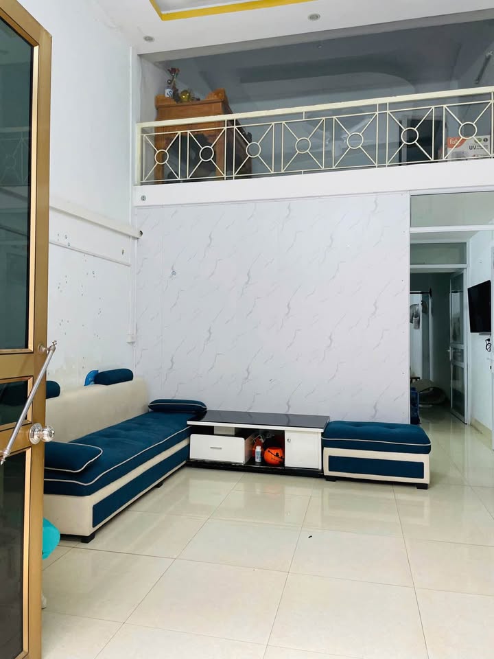 Nhà C4 tại Ngã 6 Kim Tân, TP. Lào Cai 80m² giá 2.8 tỷ - Khu dân cư an ninh