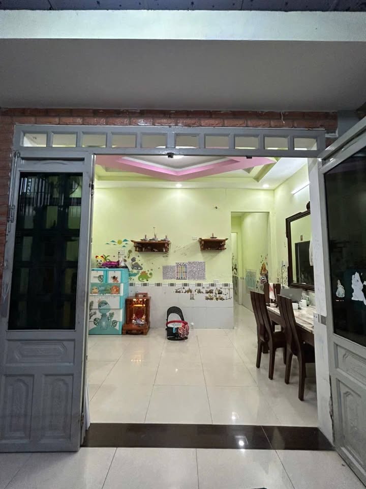 Nhà bán Dĩ An 69m² giá 4.3 tỷ - Sổ riêng chính chủ, gần chợ