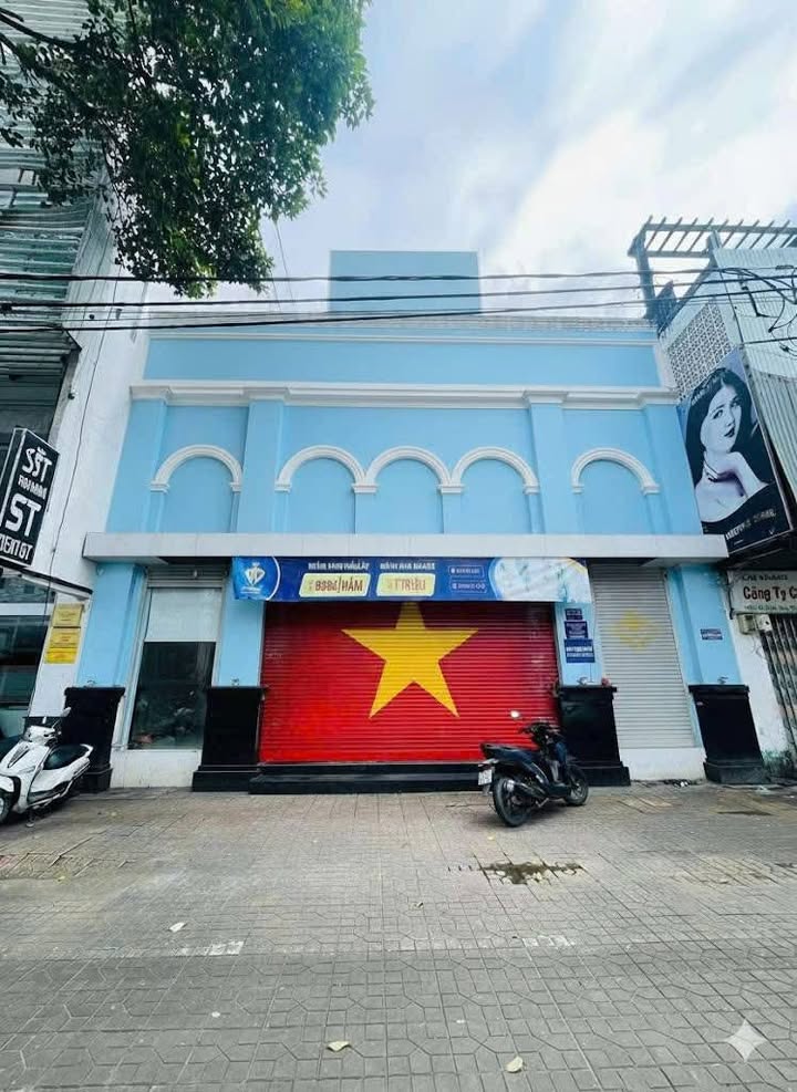 Nhà mặt tiền Trần Hưng Đạo, Ninh Kiều 400m² giá 100 triệu - Kinh doanh thuận lợi ngay trung tâm!