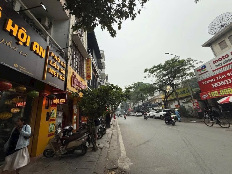 Nhà phố Lạc Trung, Hai Bà Trưng, 100m² giá 70 tỷ - Kinh doanh sầm uất hai mặt tiền!