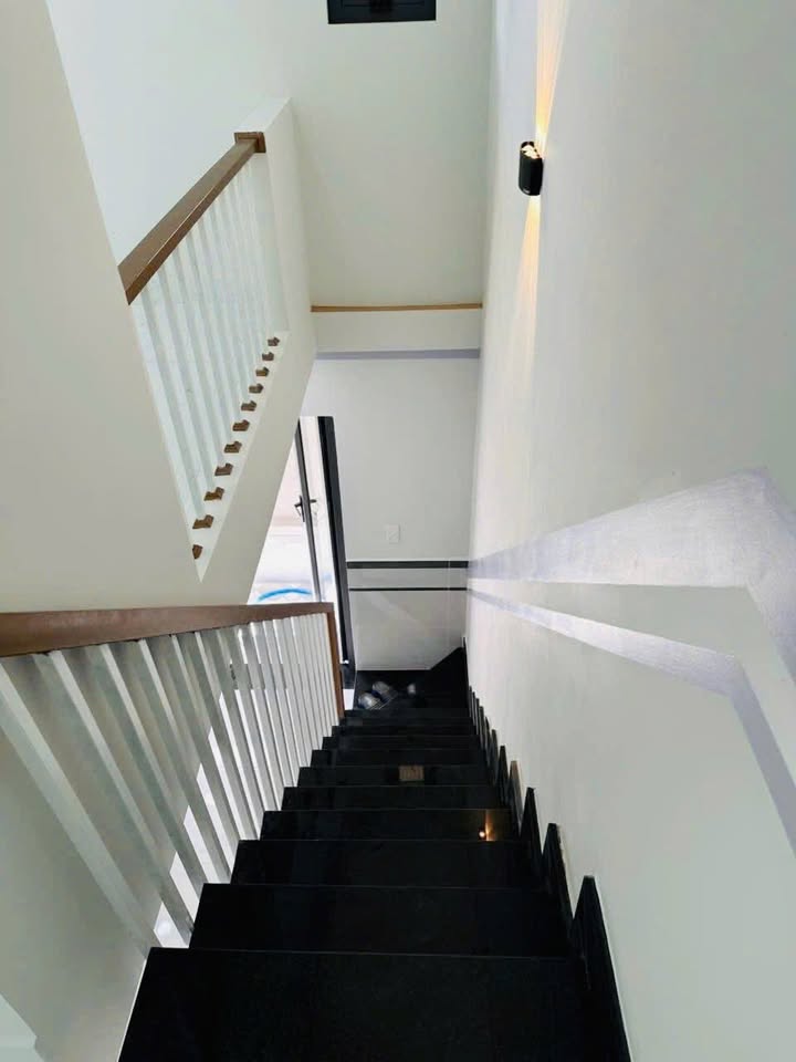 Nhà nhỏ xinh 16m² tại Bà Điểm, Hóc Môn chỉ 790 triệu - Dọn vào ở ngay!