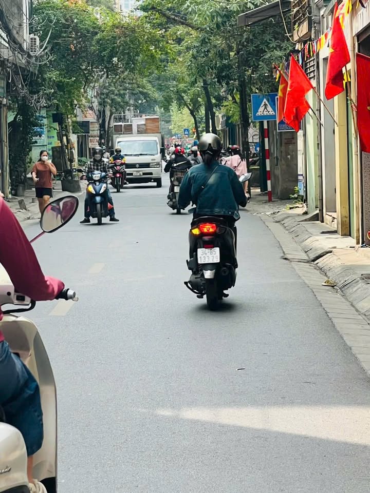 Nhà mặt phố Trung Văn, Nam Từ Liêm 30m² giá 5 tỷ - Kinh doanh sầm uất!