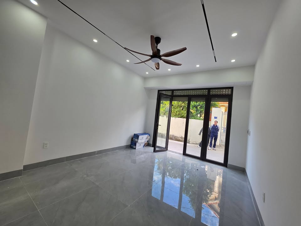 Nhà 4 tầng Hùng Vương 40m² giá 3.18 tỷ - Ngõ thông rộng rãi!