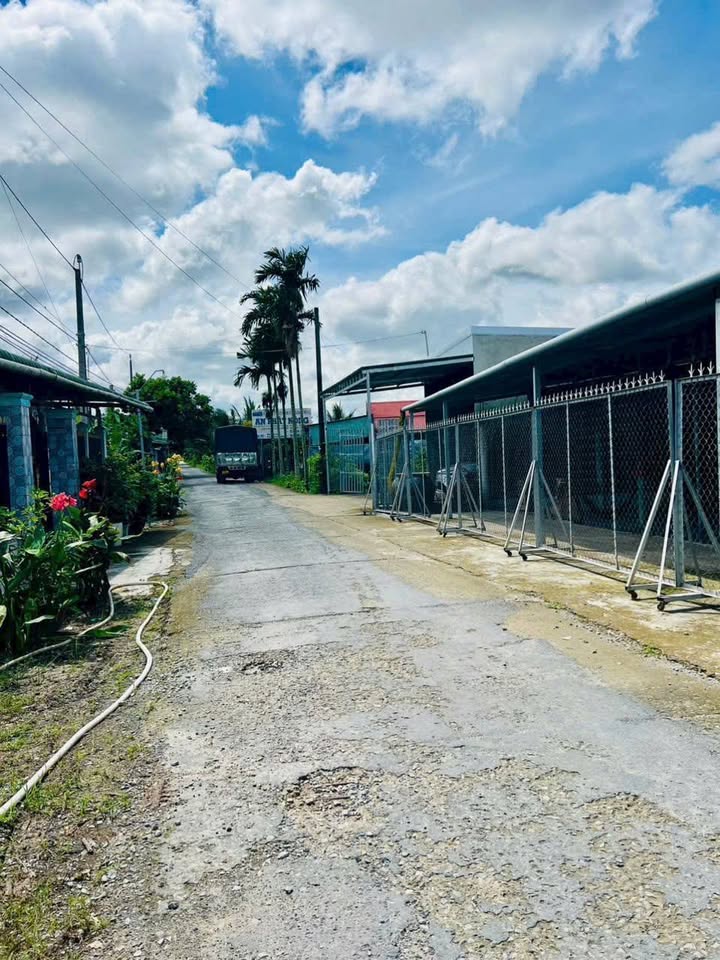 Đất vườn 2000m² tại Phường Đông Thành, Vĩnh Long - Giá chỉ 1.65 tỷ!