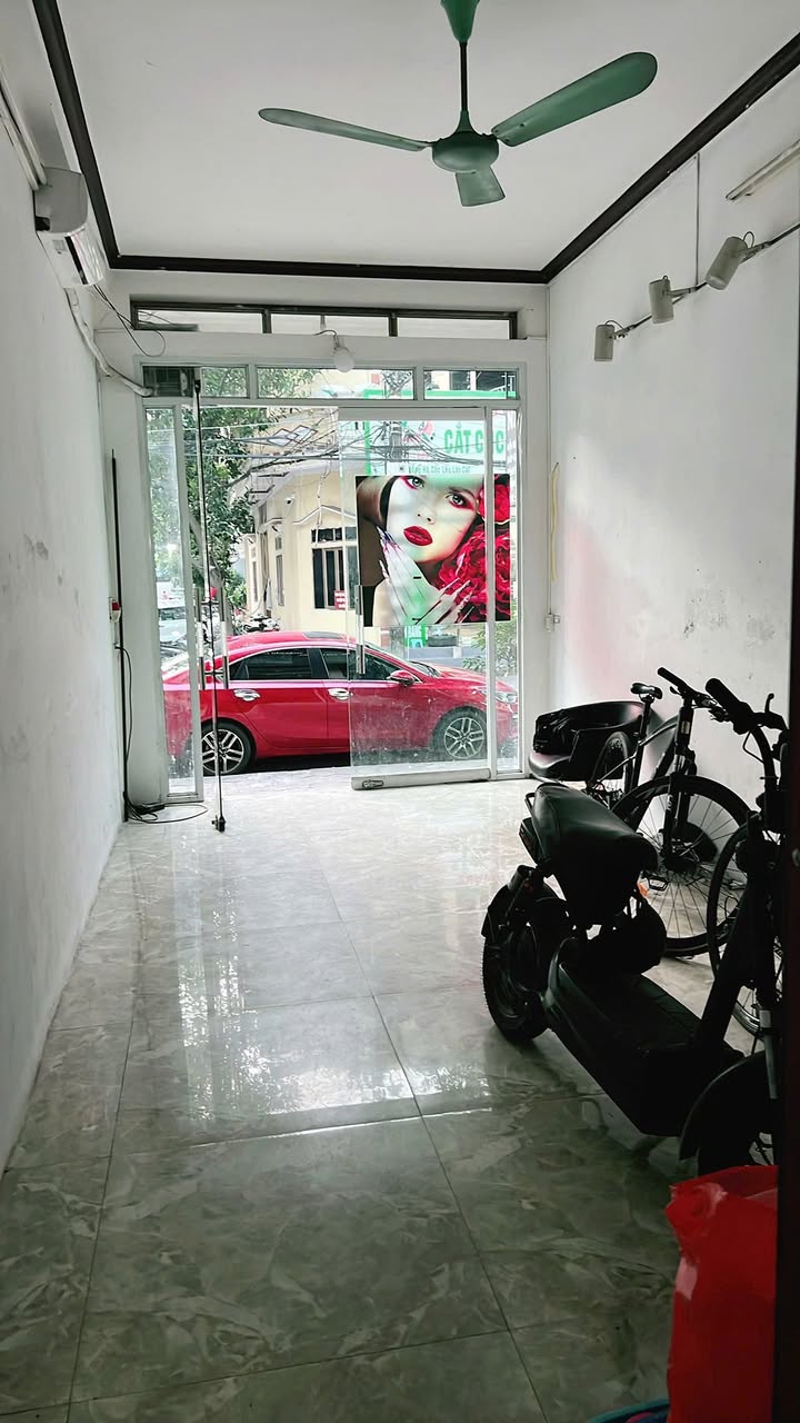 Nhà 1.5 tầng đường Hồng Hà, Cốc Lếu, Lào Cai 65m² giá 3.2 tỷ - Vị trí đắc địa kinh doanh!