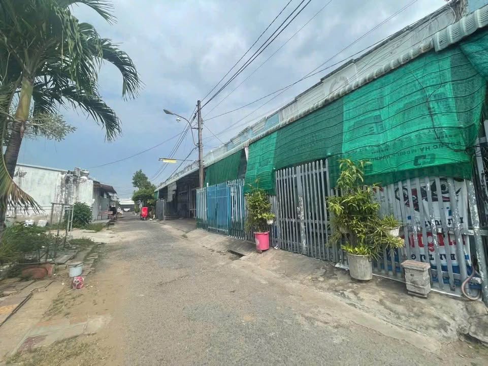 Nhà trệt KDC 586, Trần Hưng Đạo 100m² giá chỉ 1.55 tỷ - Sổ hồng chính chủ!