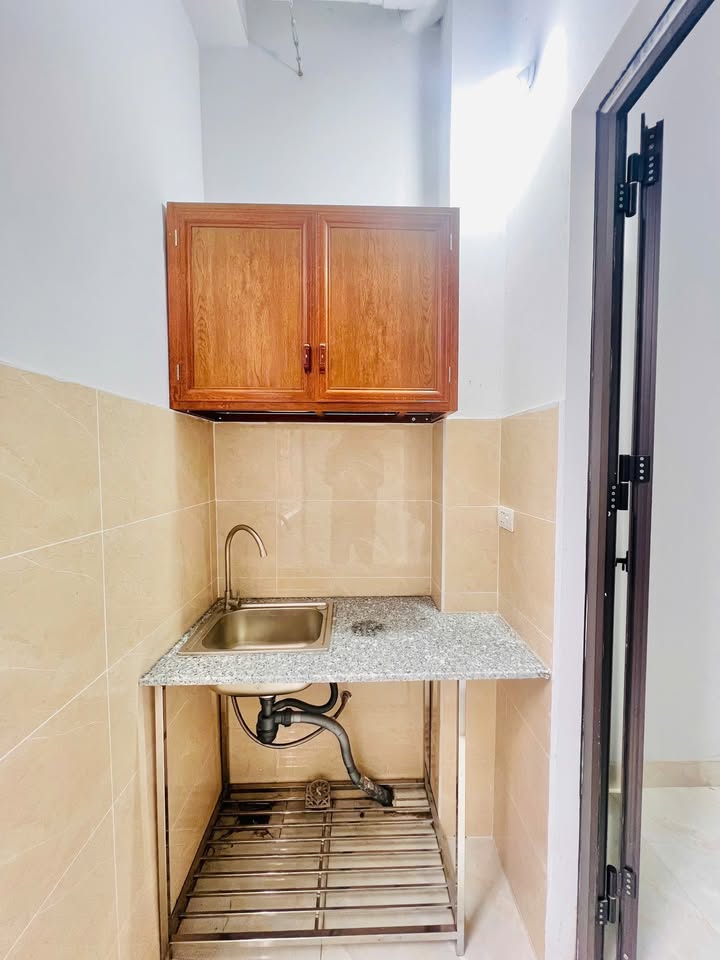 Phòng cho thuê đường Yên Xá, 32m² giá 4 triệu - Nội thất đầy đủ!