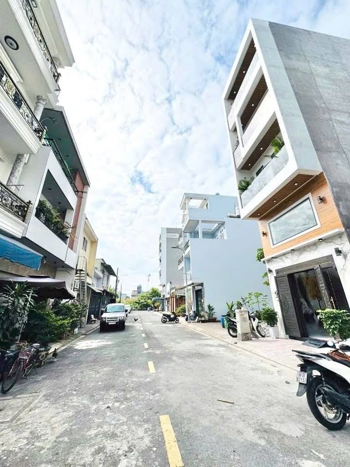 Nhà 5 tầng khu AEON Mall Tên Lửa 63m² giá chỉ 7 tỷ - Sổ hồng chính chủ!