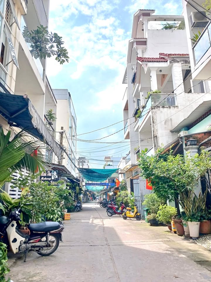 Nhà riêng Tân Phú 48m² giá 4 tỷ - Hẻm 6m ô tô vào tận nhà!